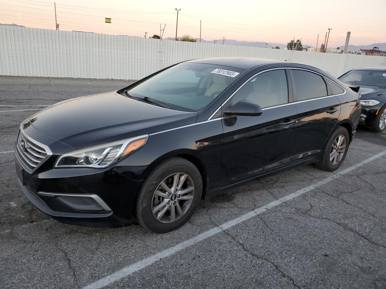 Obraz 1 z 2017 HYUNDAI SONATA SE 2017 z VIN 5NPE24AF9HH574010