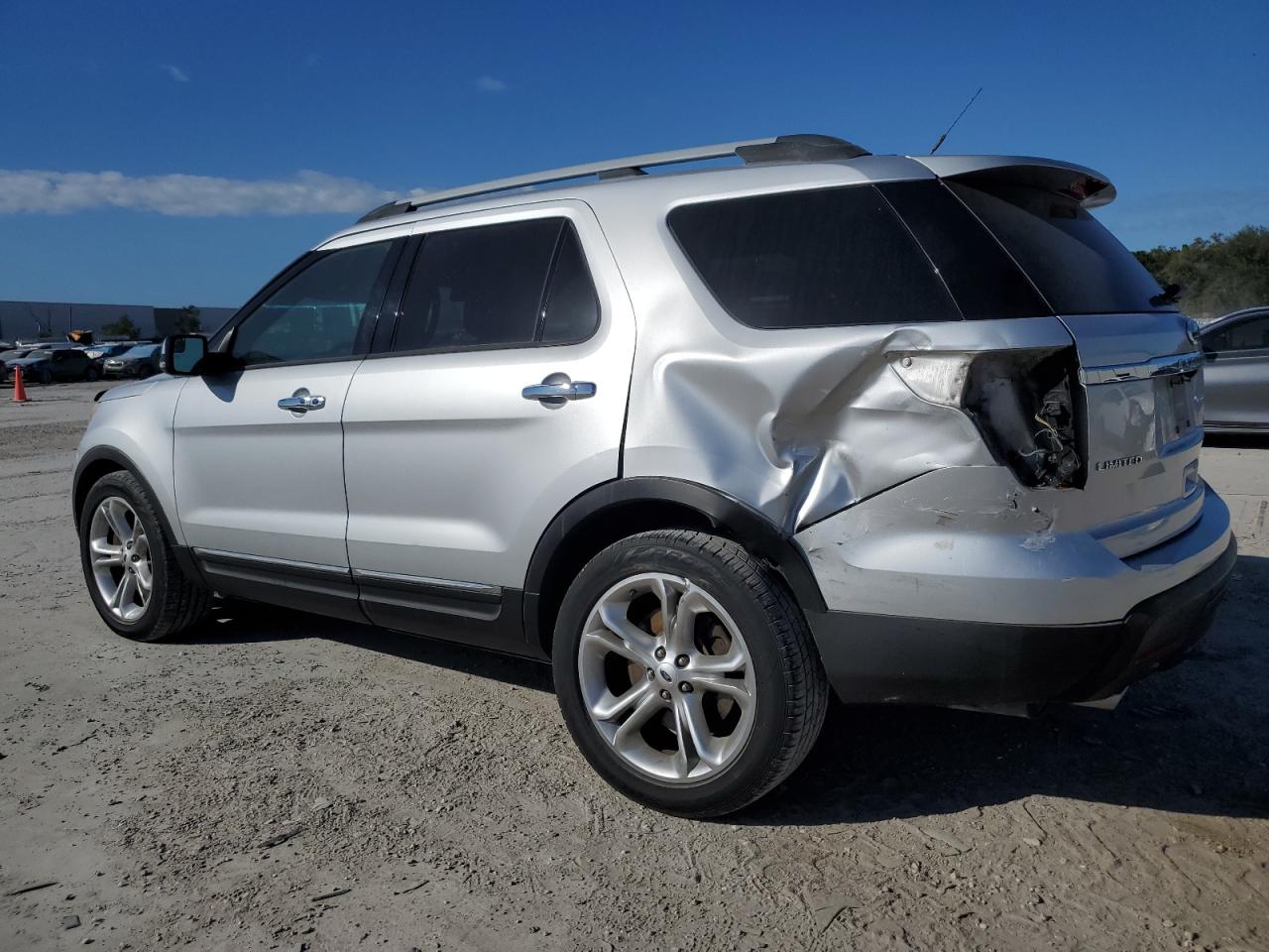 Image 2 of 2015 FORD EXPLORER LIMITED 2015 with VIN 1FM5K7F82FGA10515
