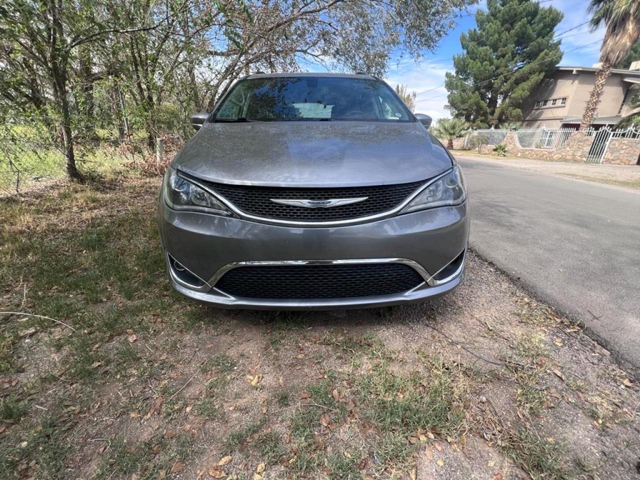 Image 3 of 2019 CHRYSLER PACIFICA TOURING L 2019 with VIN 2C4RC1BG9KR566844