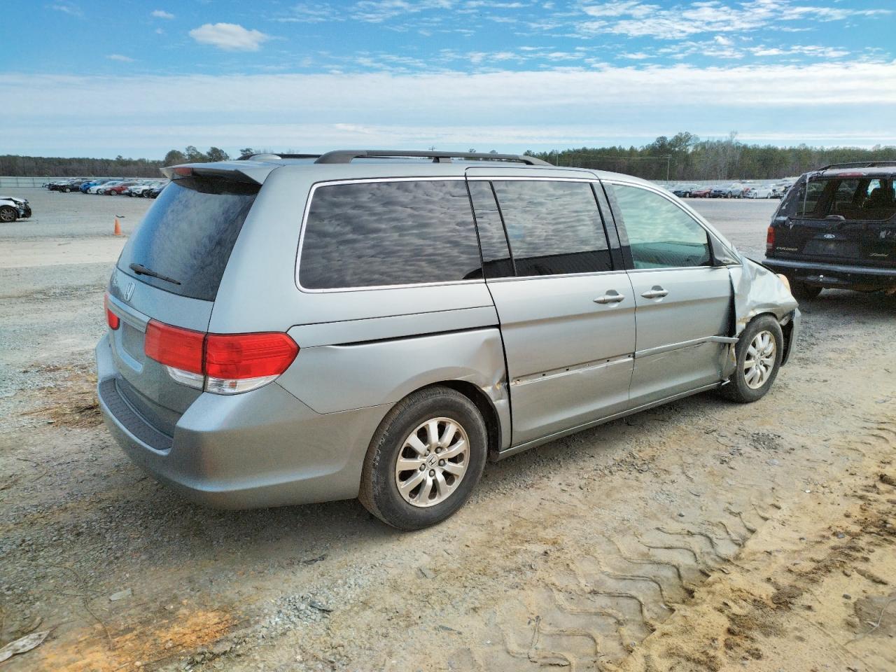 Image 3 of 2010 HONDA ODYSSEY EXL 2010 with VIN 5FNRL3H76AB057310
