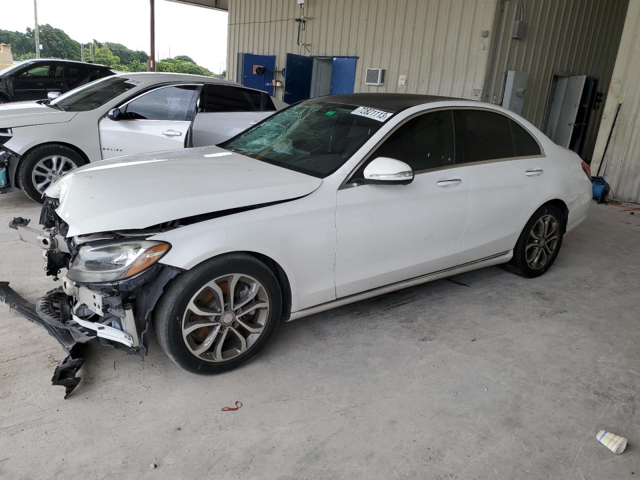 Obraz 1 z 2015 MERCEDES-BENZ C 300 2015 z VIN 55SWF4JB0FU066962