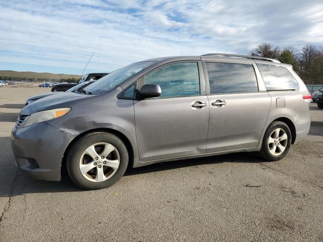 2011 TOYOTA SIENNA LE 2011 image