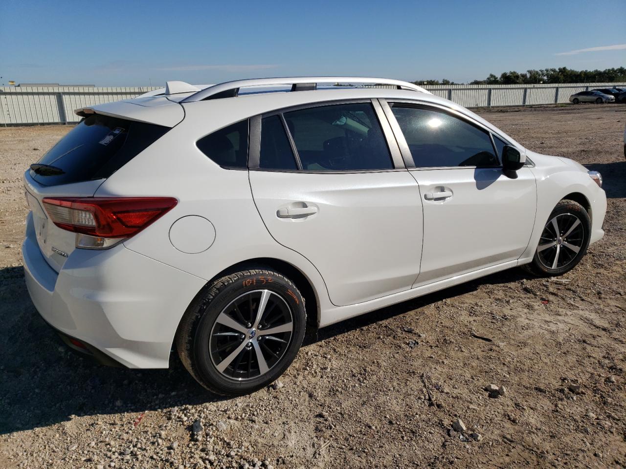 Obraz 3 z 2022 SUBARU IMPREZA PREMIUM 2022 z VIN 4S3GTAD67N3708908