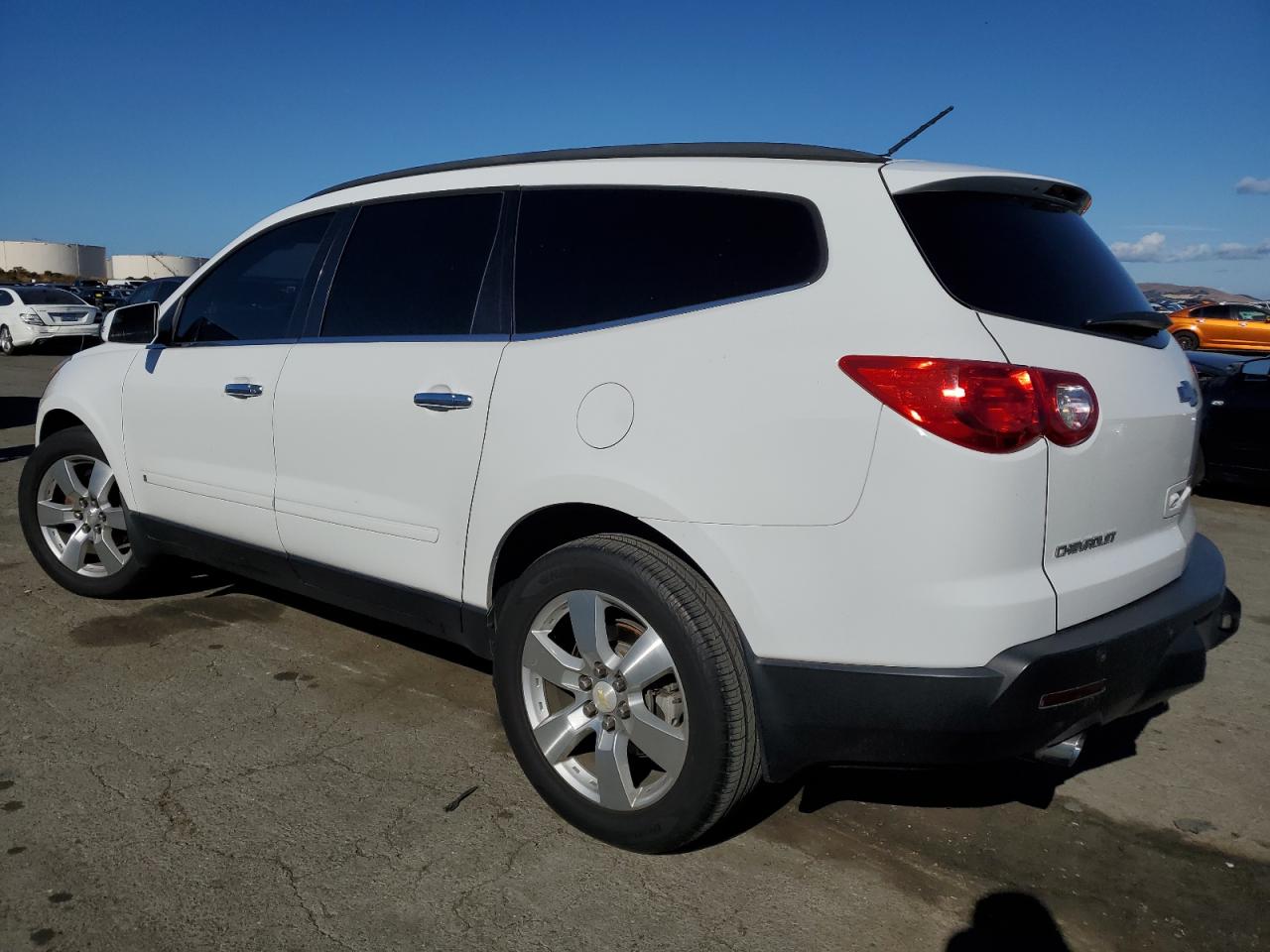 Image 2 of 2009 CHEVROLET TRAVERSE LTZ 2009 with VIN 1GNEV33D49S108573