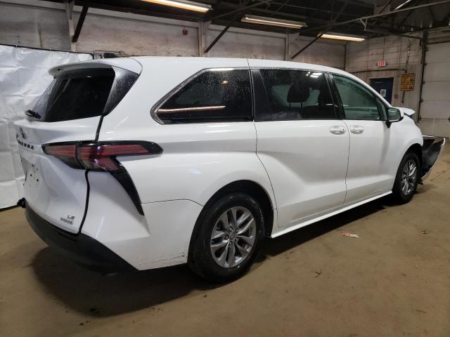 Image 3 of 2022 TOYOTA SIENNA LE 2022 with VIN 5TDKRKECXNS076309