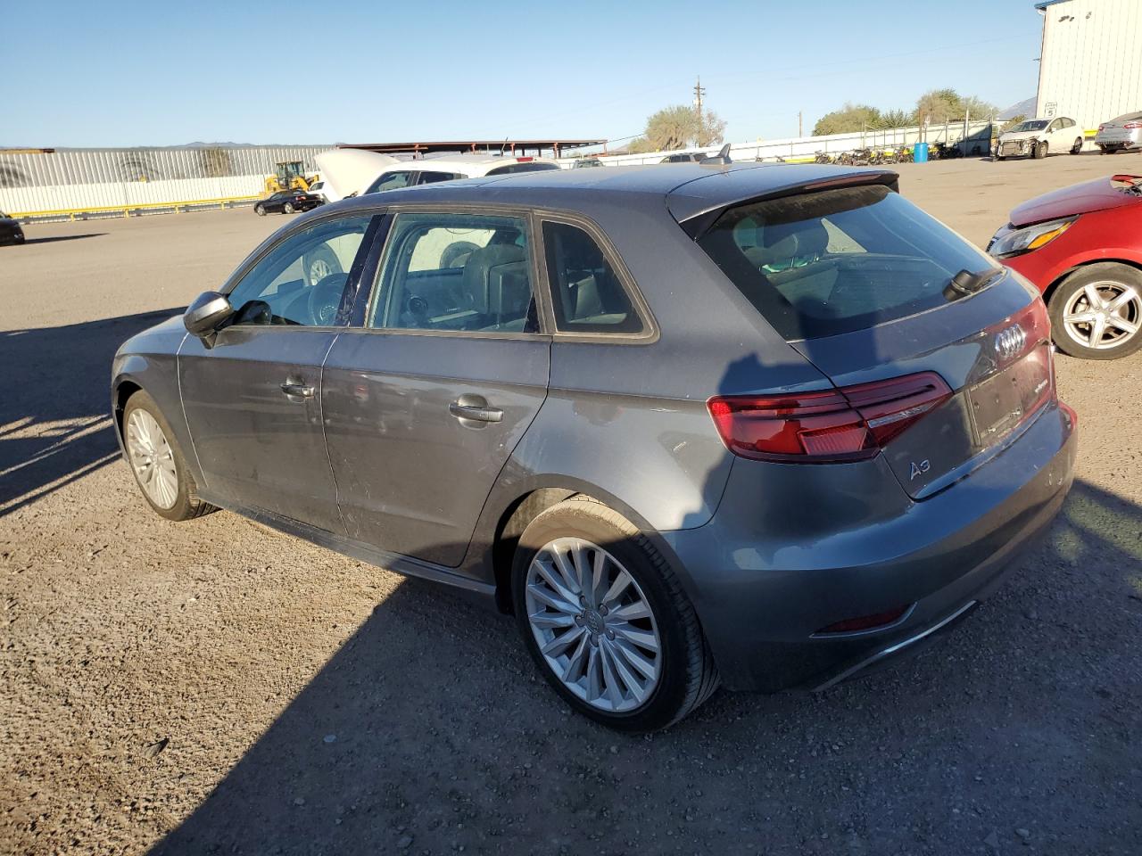 Изображение 2 2018 AUDI A3 E-TRON PREMIUM 2018 с VIN WAUUPBFF4JA064118