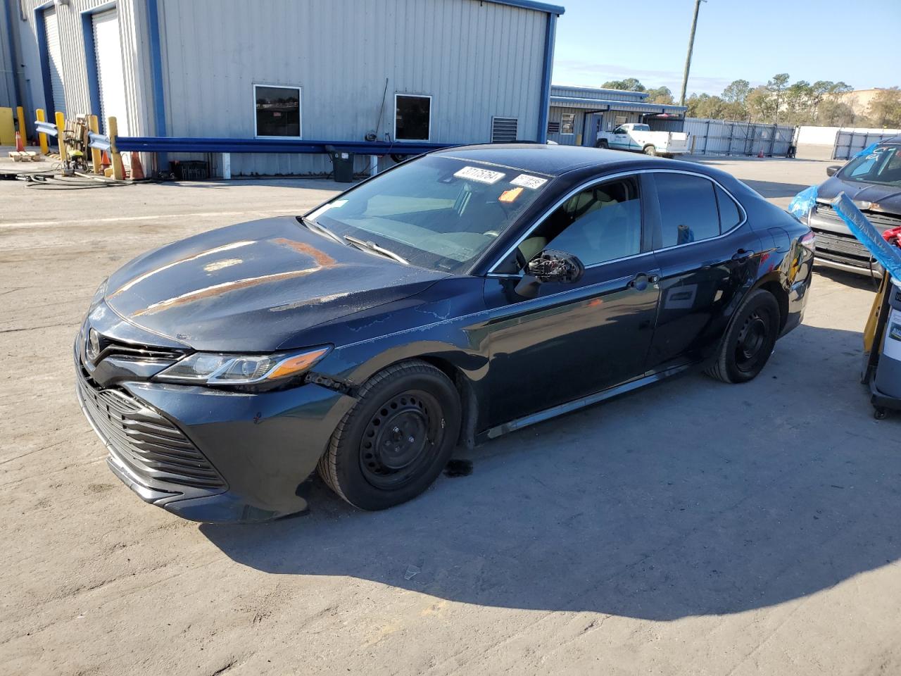 Изображение 1 2018 TOYOTA CAMRY L 2018 с VIN 4T1B11HK0JU637865