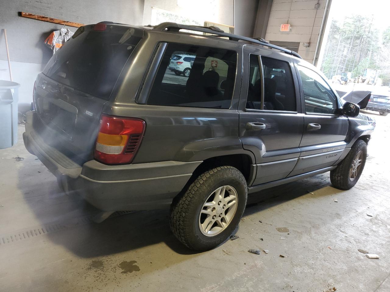 Image 3 of 2004 JEEP GRAND CHEROKEE LAREDO 2004 with VIN 1J4GW48S34C373669