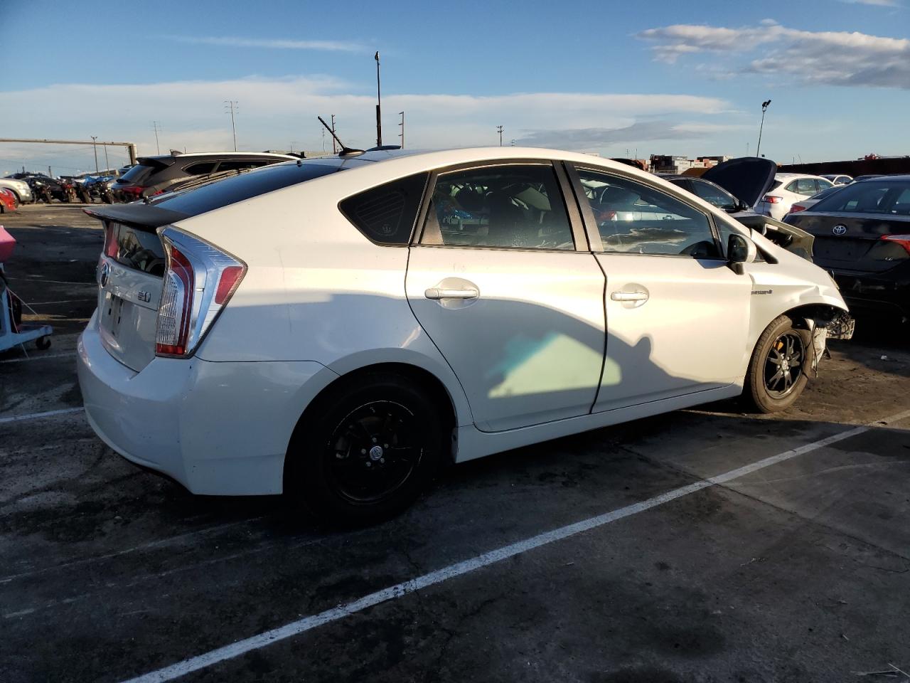 Image 3 of 2014 TOYOTA PRIUS  2014 with VIN JTDKN3DU2E1753426