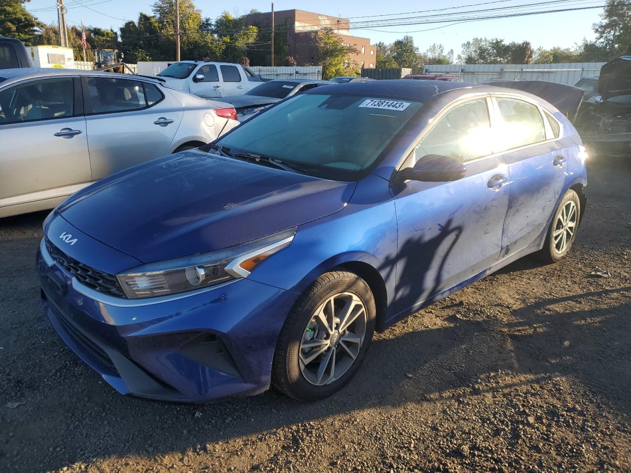 Изображение 1 2023 KIA FORTE LX 2023 с VIN 3KPF24AD6PE531928