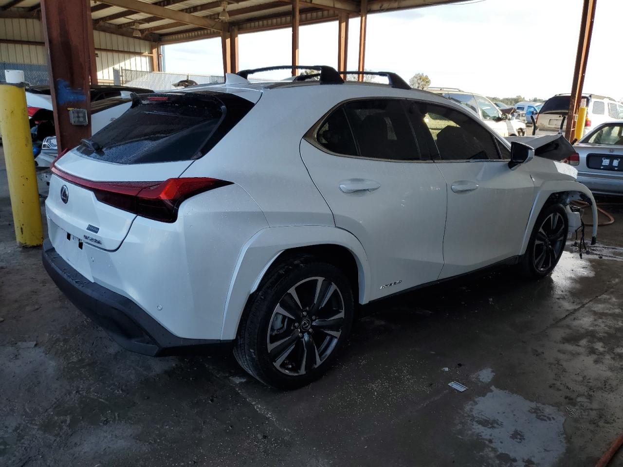 Image 3 of 2022 LEXUS UX 250H BASE 2022 with VIN JTHP9JBH1N2058805