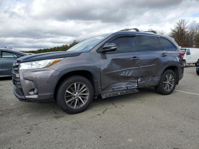 Изображение 2017 TOYOTA HIGHLANDER SE 2017