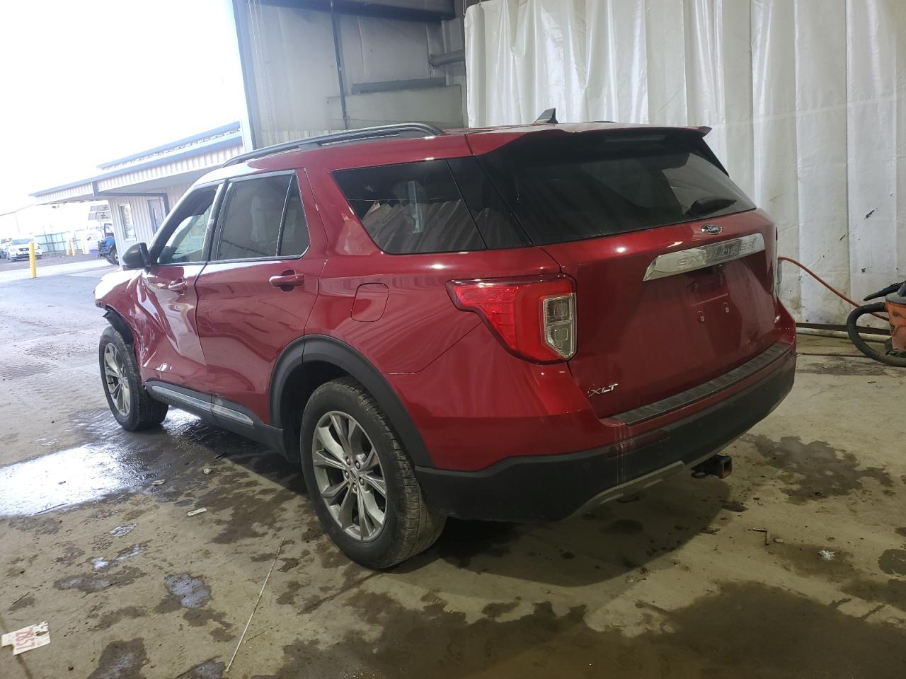 Изображение 2 2021 FORD EXPLORER XLT 2021 с VIN 1FMSK8DH5MGC17456