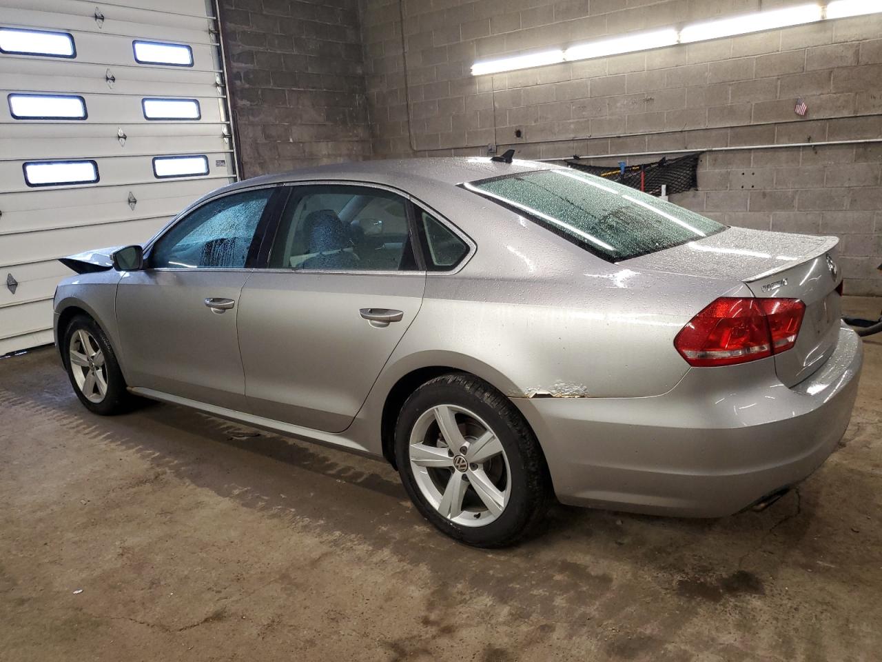 Image 2 of 2012 VOLKSWAGEN PASSAT SE 2012 with VIN 1VWBP7A39CC079772