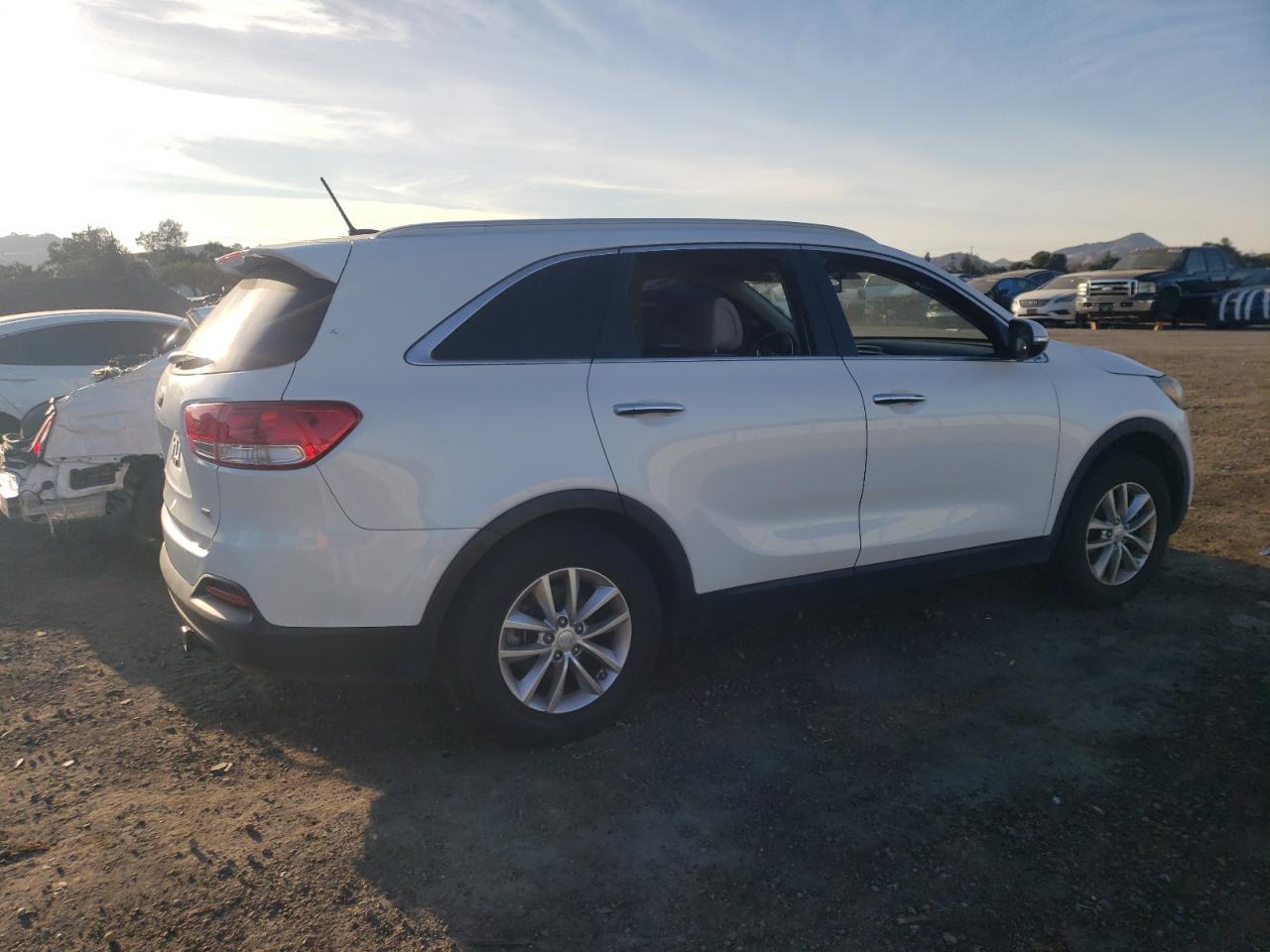 Image 3 of 2016 KIA SORENTO LX 2016 with VIN 5XYPG4A39GG078307