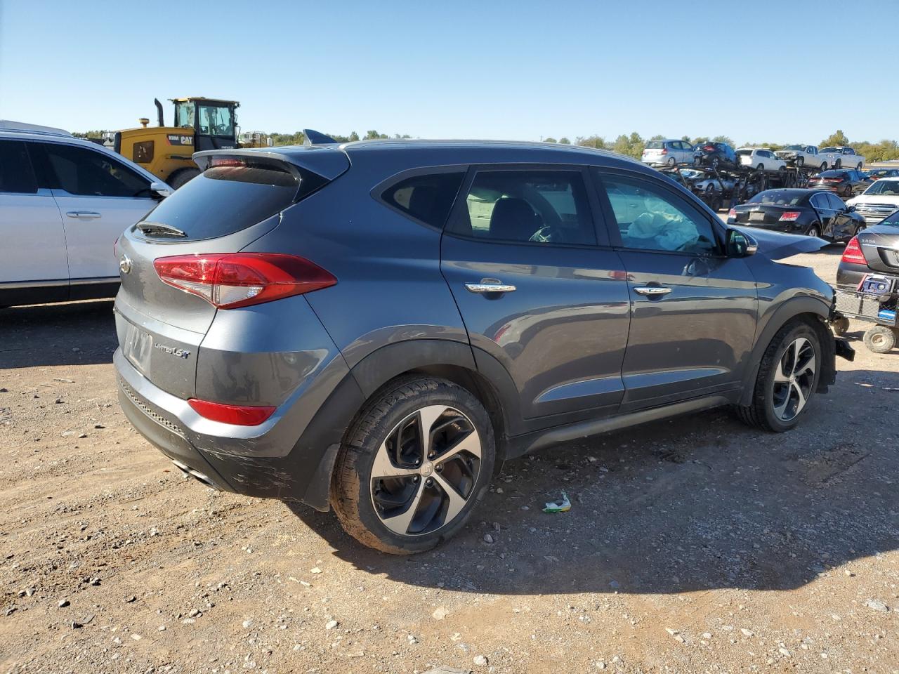 Image 3 of 2016 HYUNDAI TUCSON LIMITED 2016 with VIN KM8J33A25GU192981