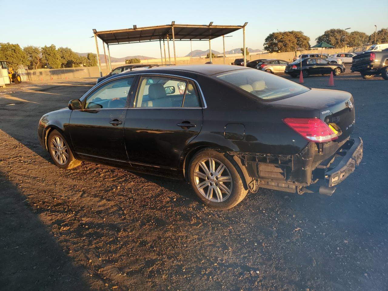 Obraz 2 z 2005 TOYOTA AVALON XL 2005 z VIN 4T1BK36B15U021819