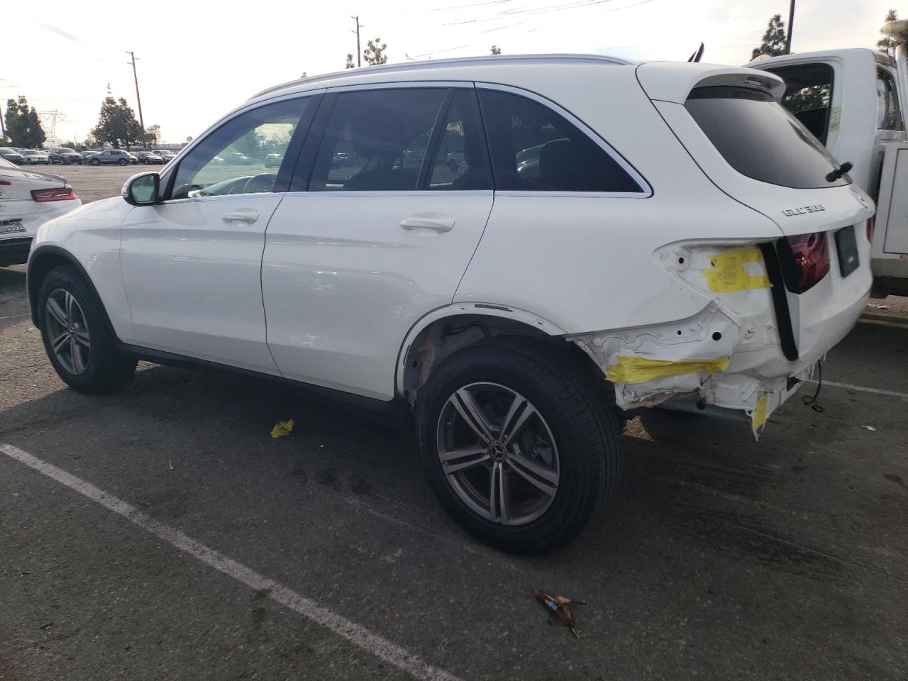 Image 2 of 2020 MERCEDES-BENZ GLC 300 2020 with VIN WDC0G8DB3LF715288