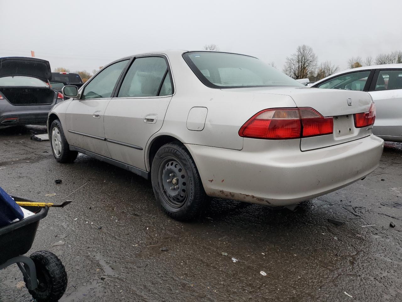 Image 2 of 1999 HONDA ACCORD LX 1999 with VIN 1HGCG164XXA037118