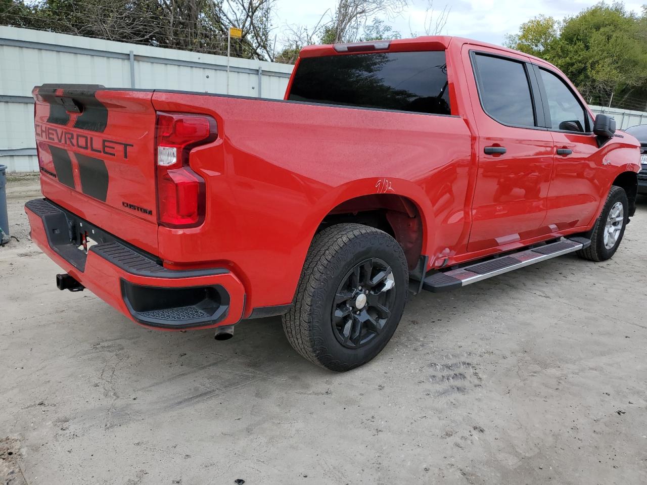 Изображение 3 2022 CHEVROLET SILVERADO LTD C1500 CUSTOM 2022 с VIN 1GCPWBEK6NZ142570