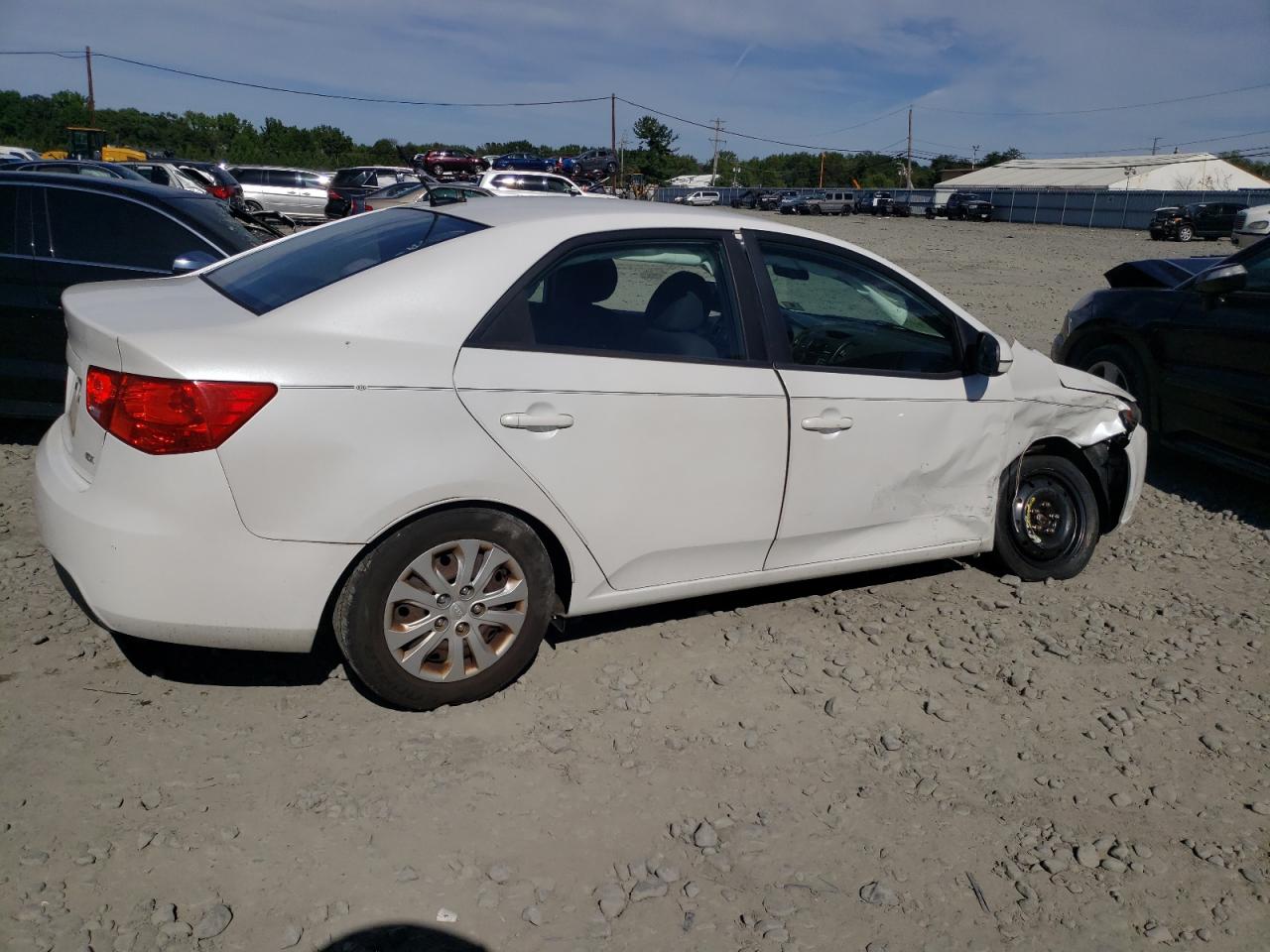 Изображение 3 2013 KIA FORTE EX 2013 с VIN KNAFU4A23D5740010
