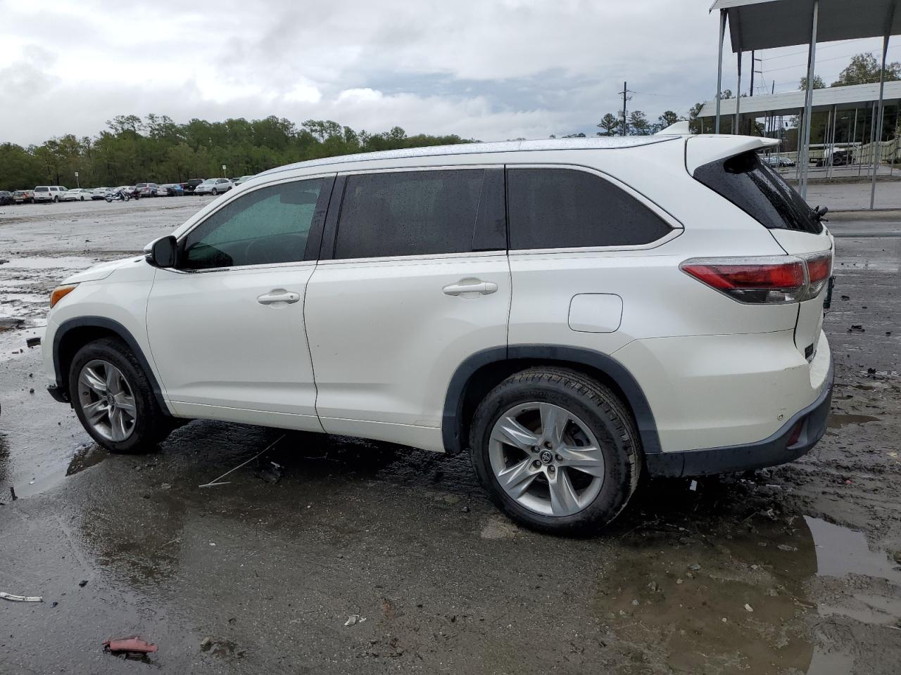 Image 2 of 2016 TOYOTA HIGHLANDER LIMITED 2016 with VIN 5TDYKRFH4GS157620