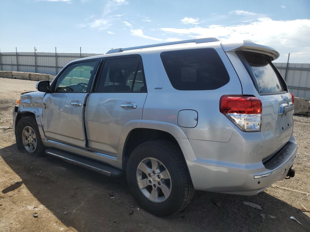Изображение 2 2012 TOYOTA 4RUNNER SR5 2012 с VIN JTEBU5JR4C5077724