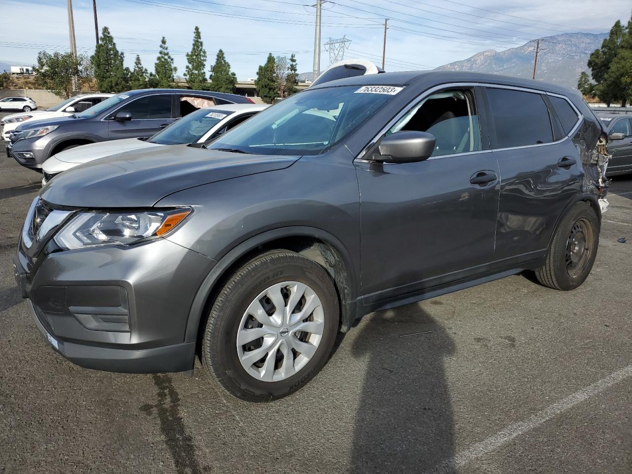 Obraz 1 z 2019 NISSAN ROGUE S 2019 z VIN 5N1AT2MT2KC769169