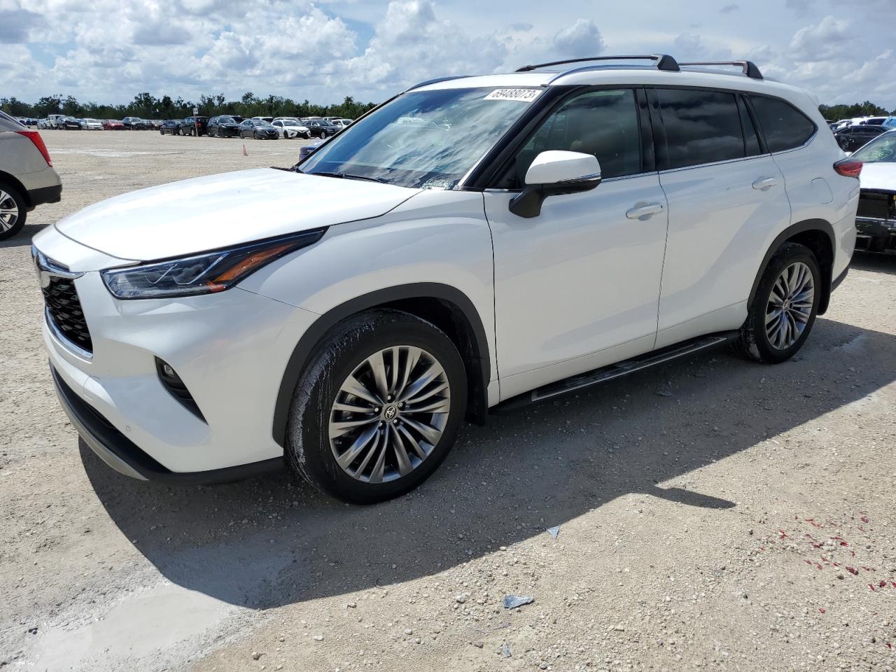 Obraz 1 z 2020 TOYOTA HIGHLANDER PLATINUM 2020 z VIN 5TDFZRBH6LS051947
