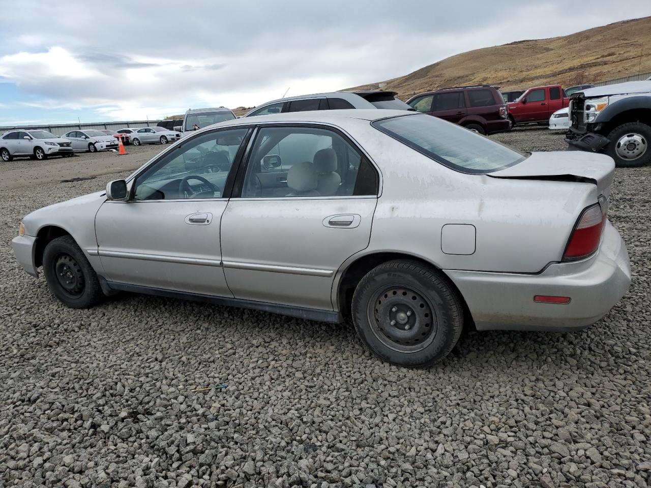 Obraz 2 z 1996 HONDA ACCORD VALUE 1996 z VIN 1HGCD5695TA212705