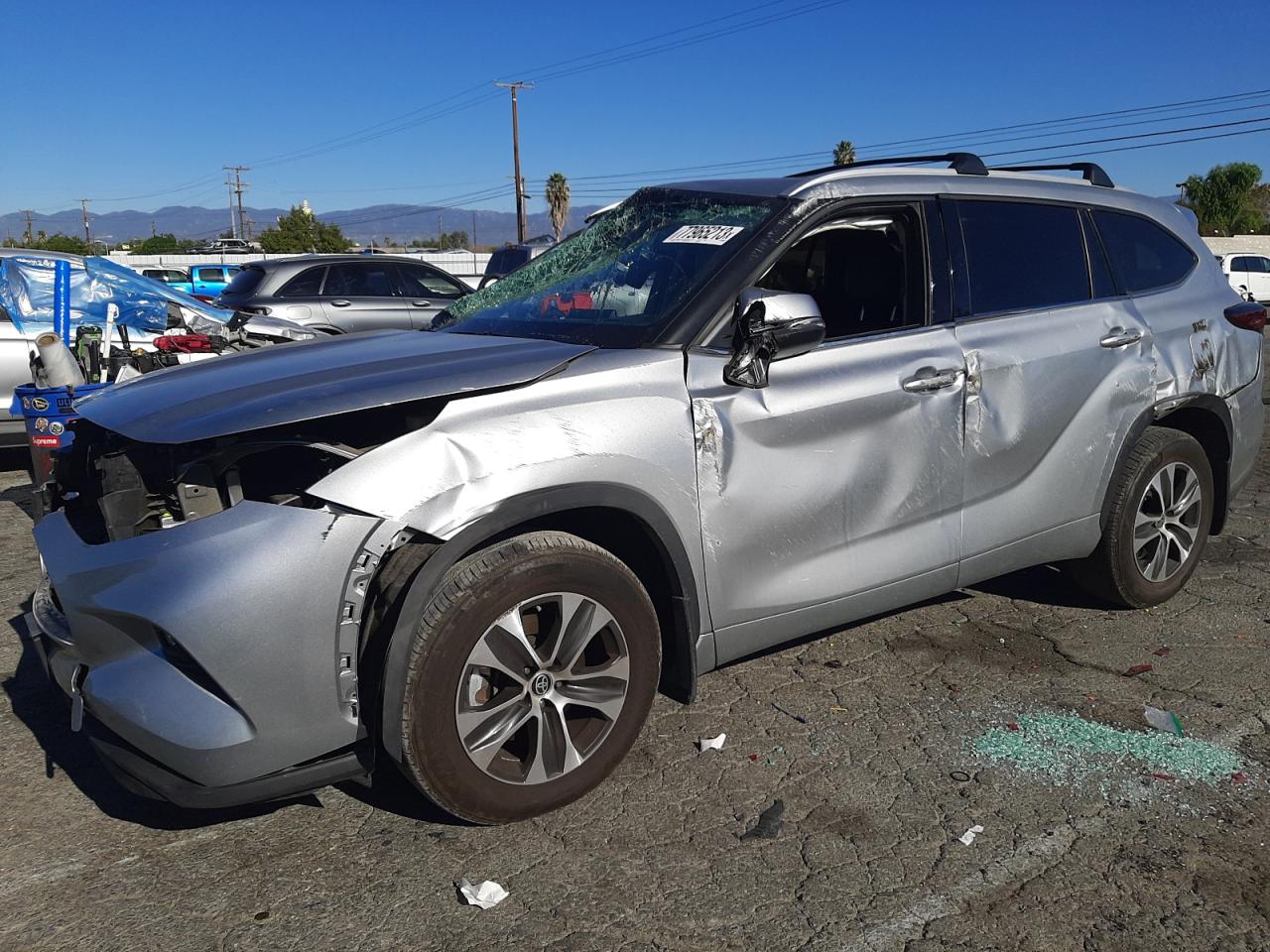 2022 TOYOTA HIGHLANDER XLE 2022 image