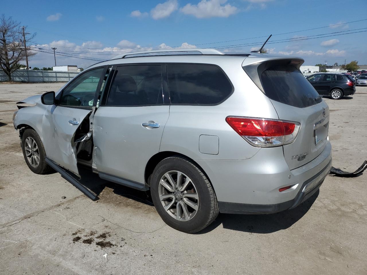 Image 2 of 2015 NISSAN PATHFINDER S 2015 with VIN 5N1AR2MM4FC683830
