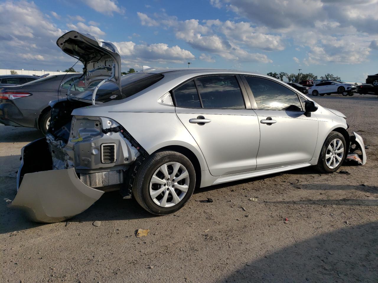 Изображение 3 2020 TOYOTA COROLLA LE 2020 с VIN JTDEPRAE7LJ090925