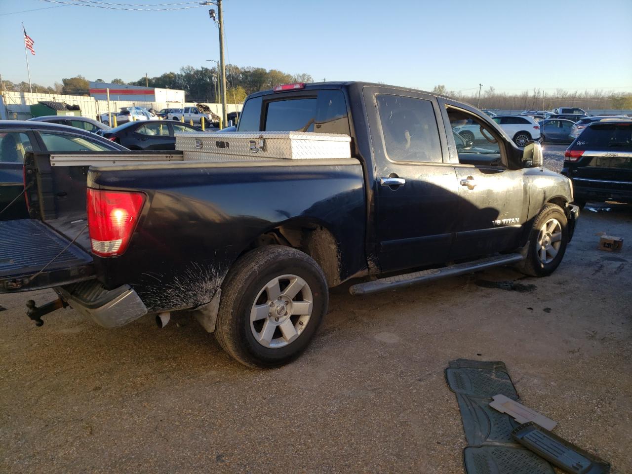 Image 3 of 2006 NISSAN TITAN XE 2006 with VIN 1N6BA07A26N565640