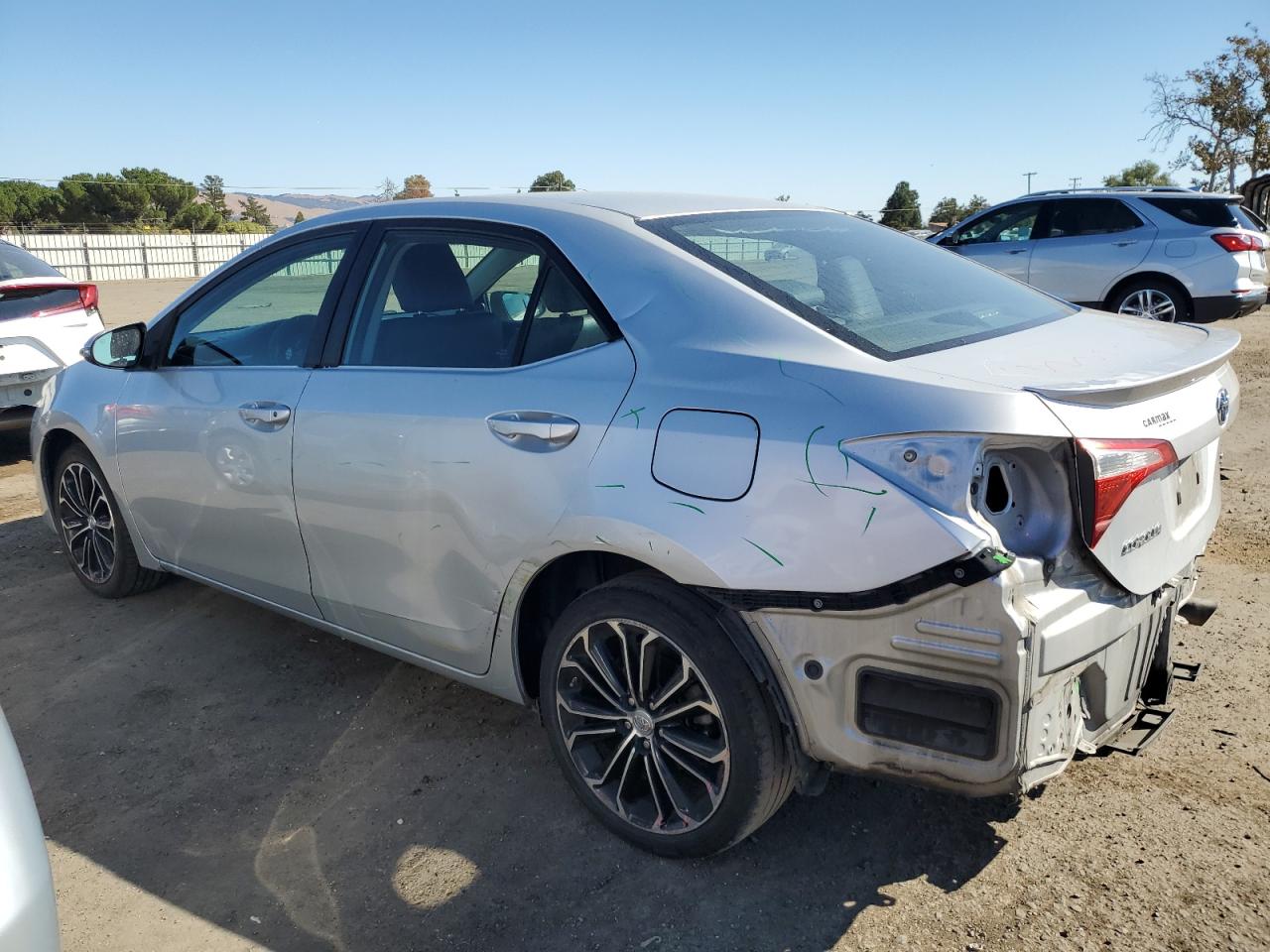 Image 2 of 2015 TOYOTA COROLLA L 2015 with VIN 5YFBURHE4FP197724