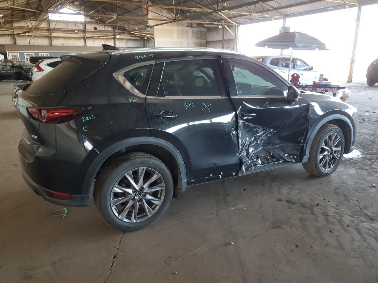 Image 3 of 2019 MAZDA CX-5 GRAND TOURING 2019 with VIN JM3KFADM9K0572754