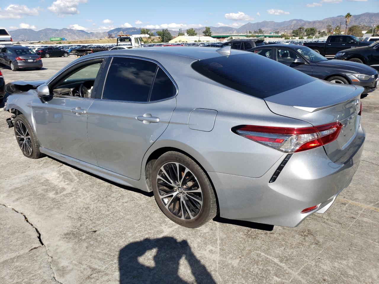 Obraz 2 z 2019 TOYOTA CAMRY SE 2019 z VIN 4T1B11HK5KU280524