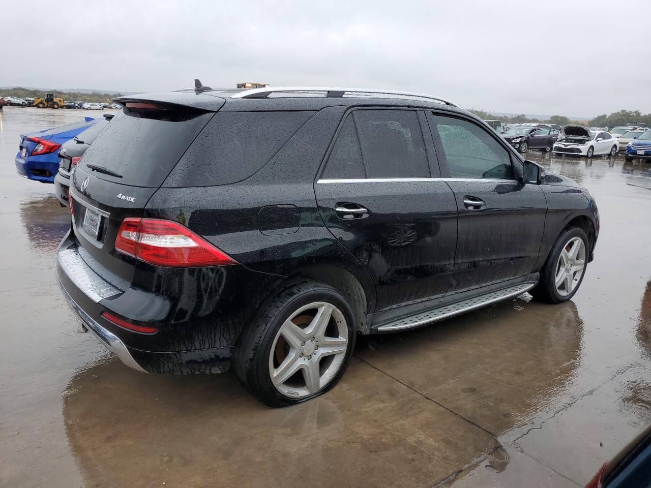 Obraz 3 z 2013 MERCEDES-BENZ ML 550 4MATIC 2013 z VIN 4JGDA7DB0DA184676