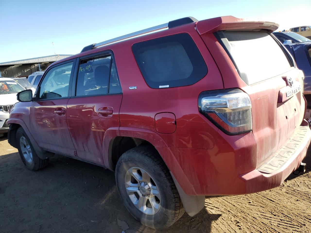Изображение 2 2022 TOYOTA 4RUNNER SR5/SR5 PREMIUM 2022 с VIN JTEMU5JR0N6051238