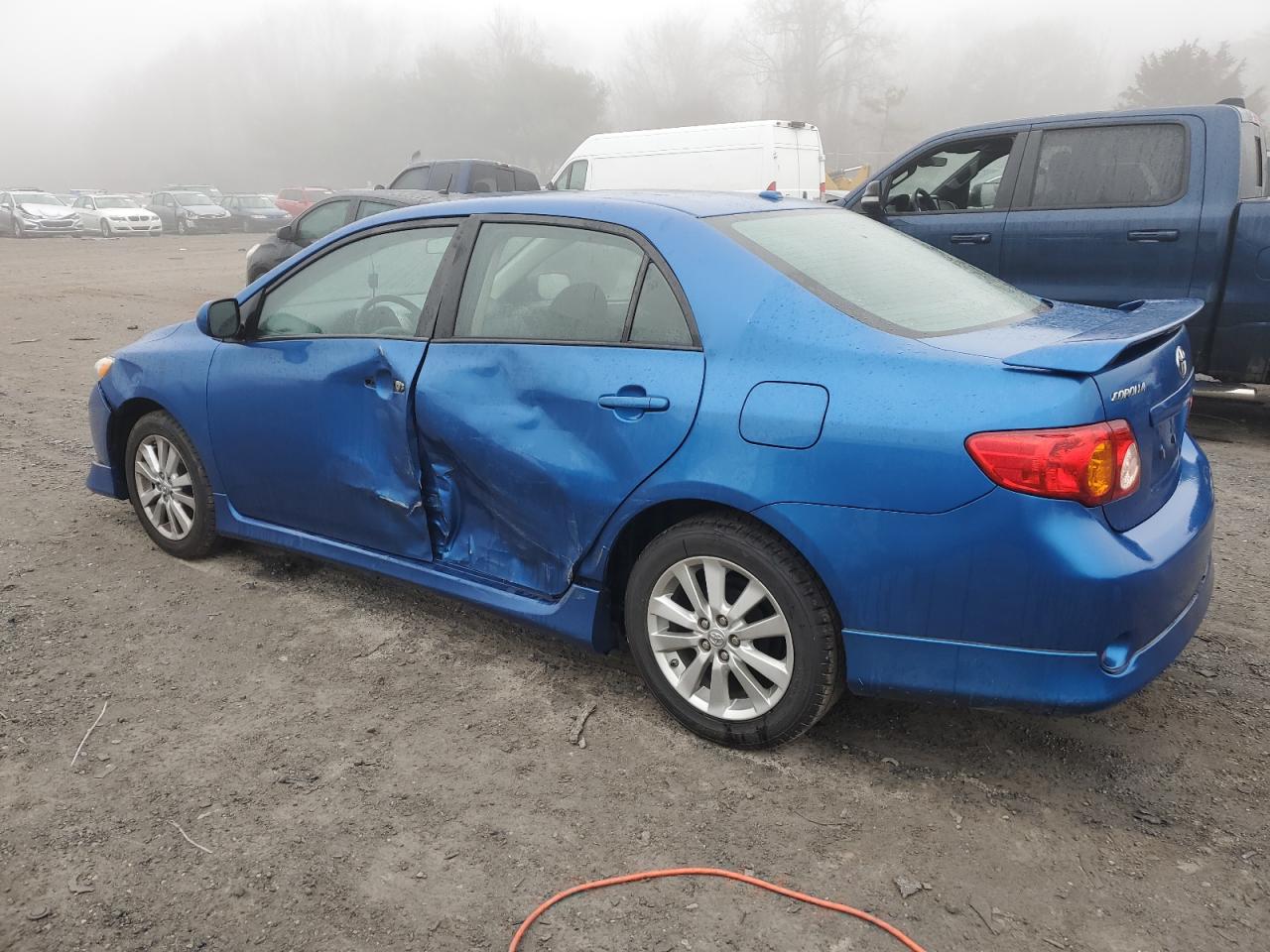 Изображение 2 2010 TOYOTA COROLLA BASE 2010 с VIN 2T1BU4EE2AC480381