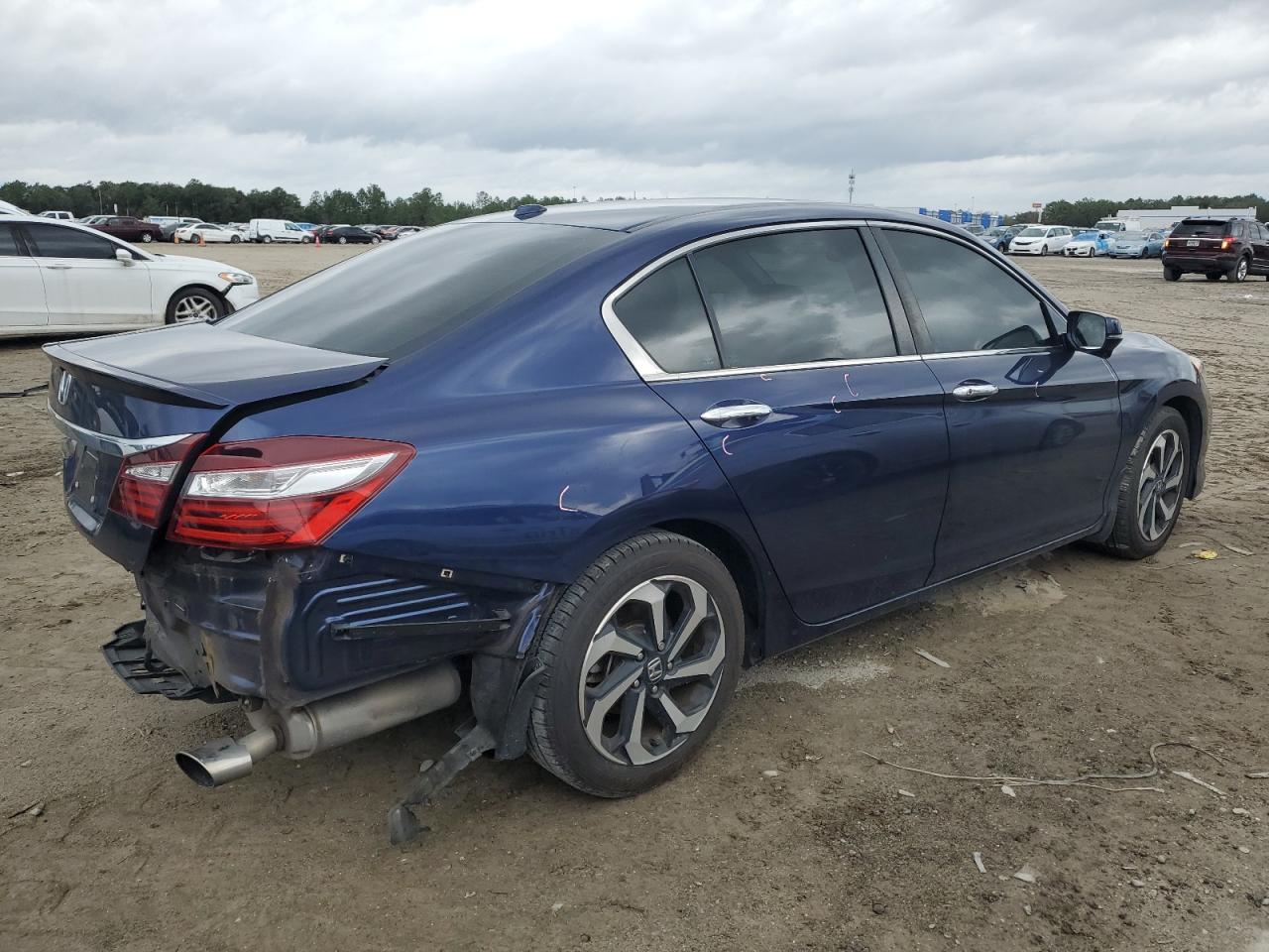 Image 3 of 2016 HONDA ACCORD EXL 2016 with VIN 1HGCR2F86GA138062