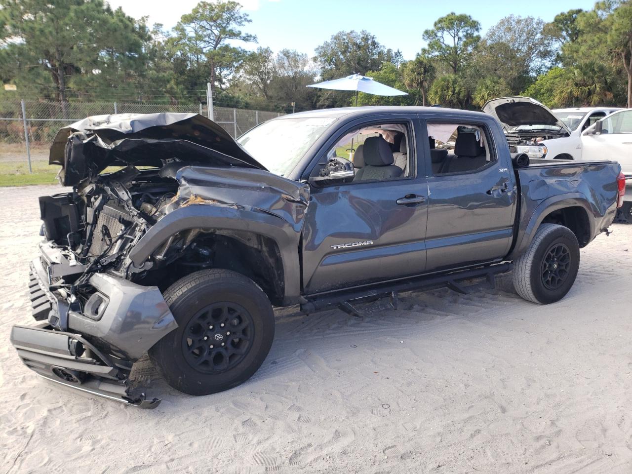 Obraz 1 z 2022 TOYOTA TACOMA DOUBLE CAB 2022 z VIN 3TMAZ5CN1NM165915