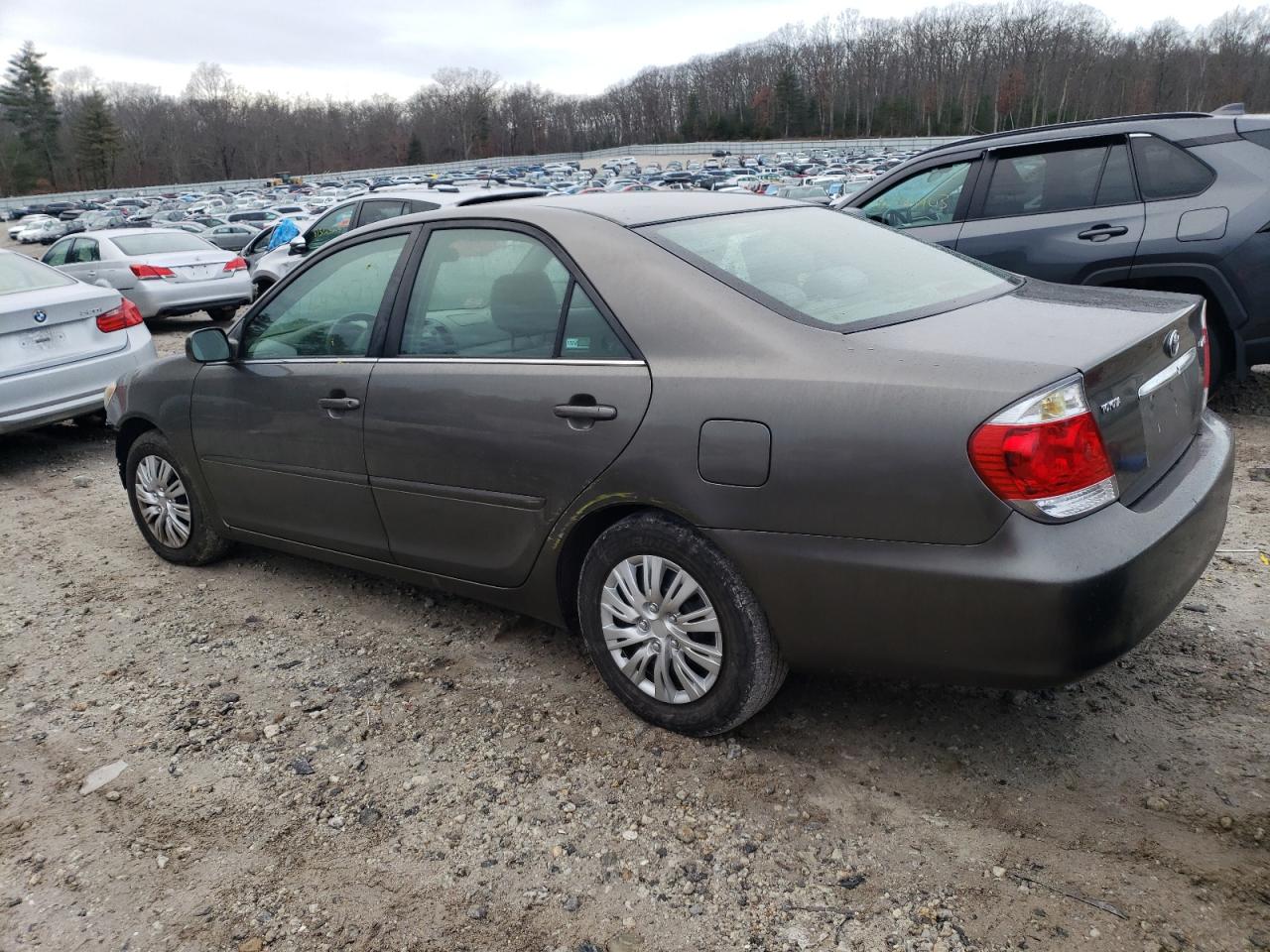 Image 2 of 2005 TOYOTA CAMRY LE 2005 with VIN 4T1BE30K05U561176