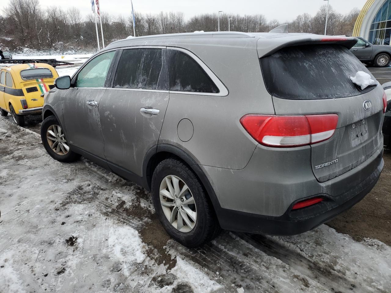 Изображение 2 2017 KIA SORENTO LX 2017 с VIN 5XYPGDA36HG267370