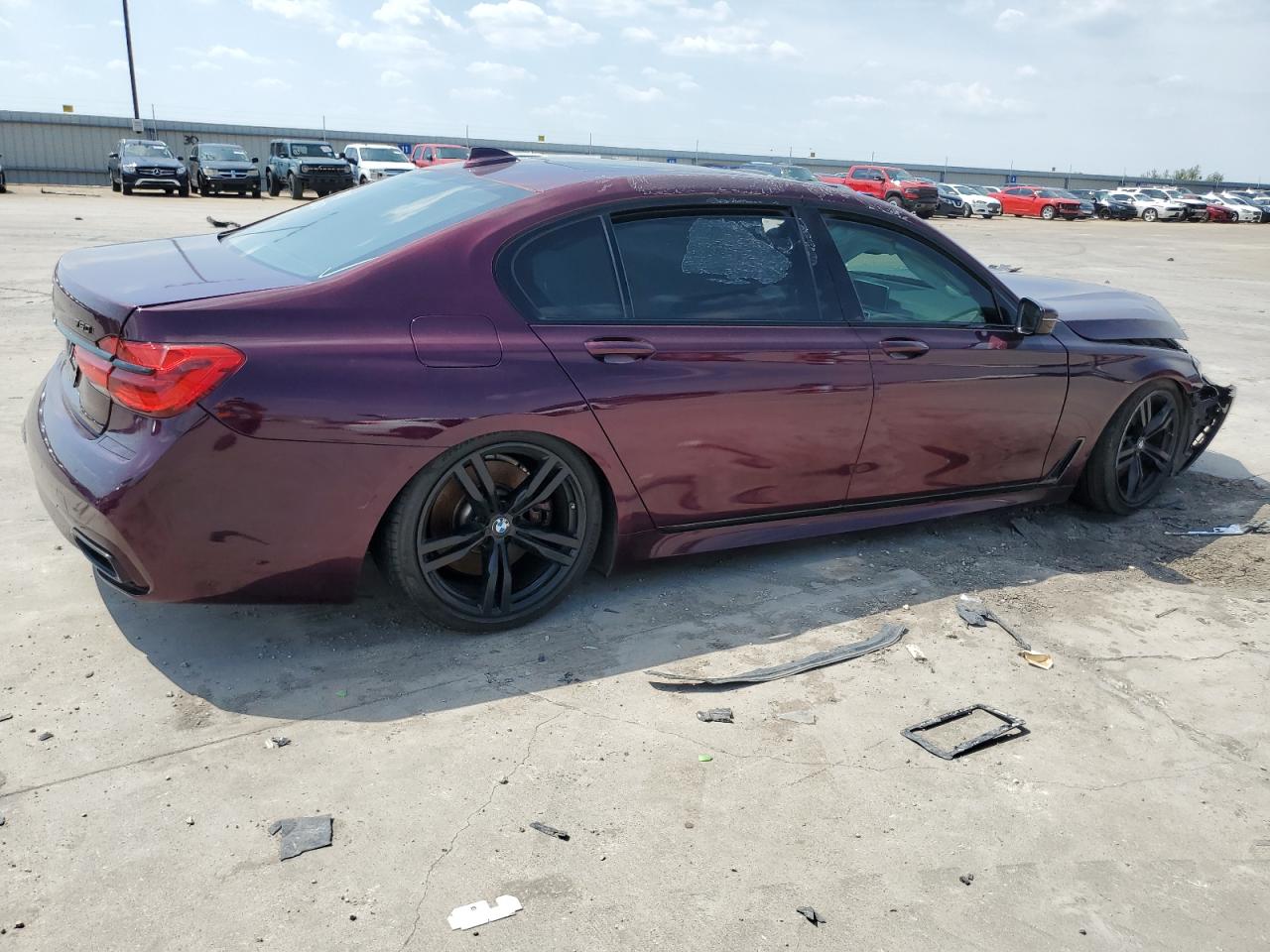 Obraz 3 z Bmw 750 I 2018 z VIN WBA7F0C54JGM22864