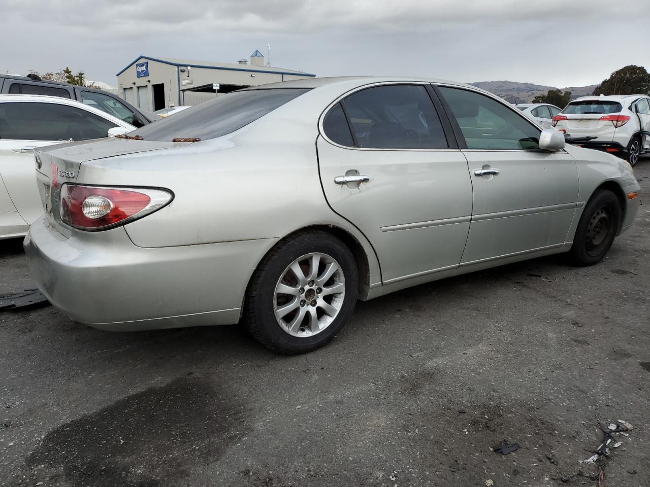 Image 3 of 2004 LEXUS ES 330 2004 with VIN JTHBA30G445027018
