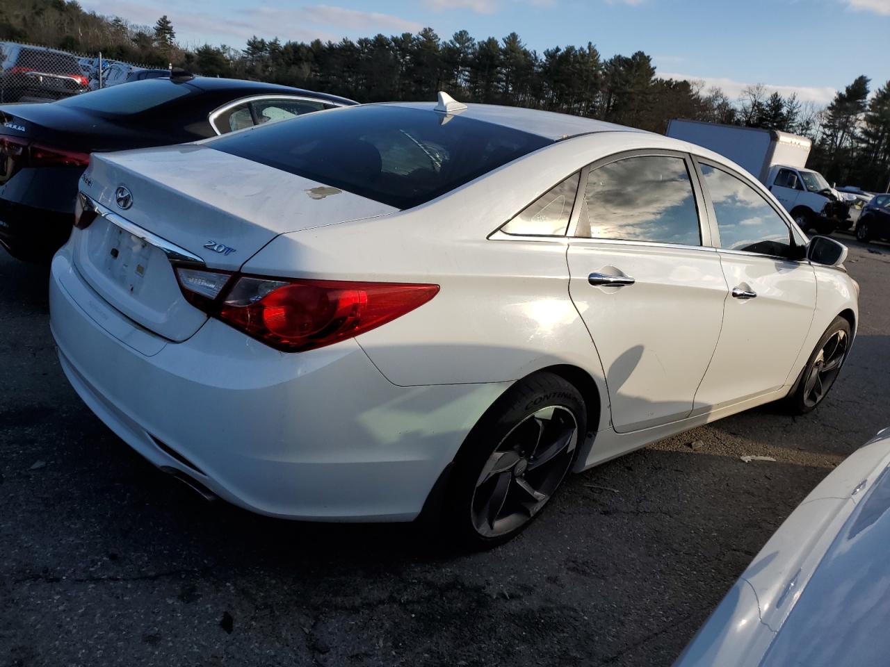 Image 3 of 2011 HYUNDAI SONATA SE 2011 with VIN 5NPEC4AB8BH202434