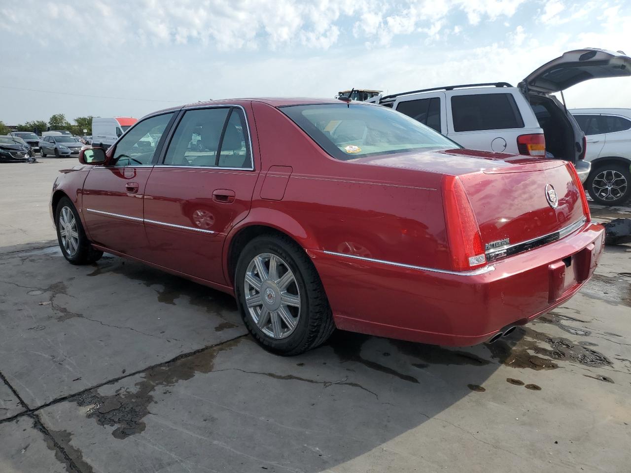 Изображение 2 2008 CADILLAC DTS  2008 с VIN 1G6KD57Y08U184630