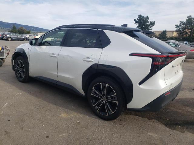 Obraz 2 z 2023 TOYOTA BZ4X XLE 2023 z VIN JTMAAAAA2PA000973