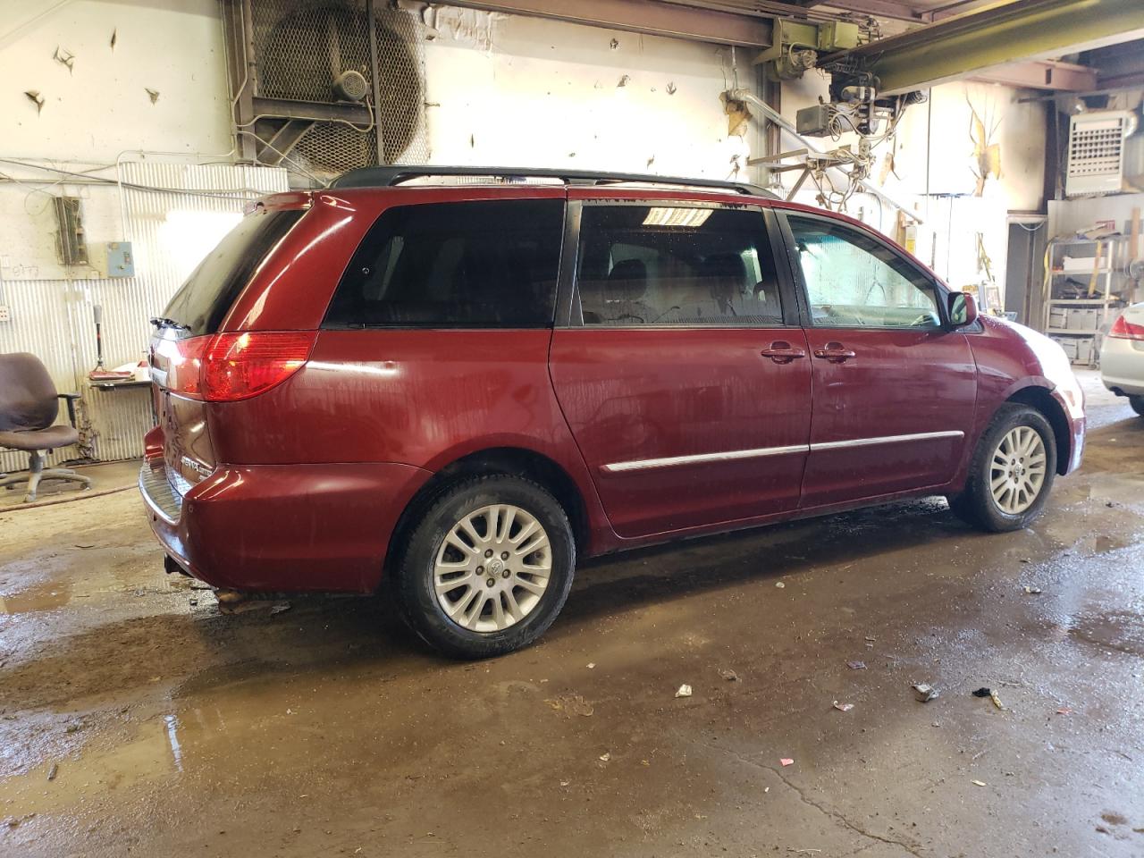 Изображение 3 2010 TOYOTA SIENNA XLE 2010 с VIN 5TDDK4CCXAS029240